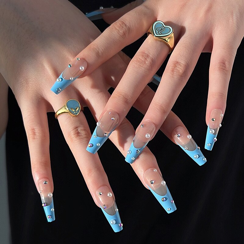 24Pcs Fashion Wearable Nail Art Butterfly Design Detachable Nude Color Coffin Fake Nails with Glue Full Cover Press on Nails