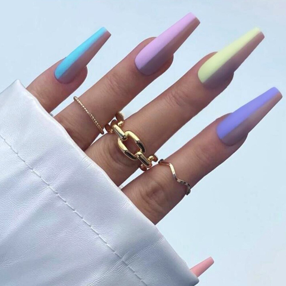 24Pcs Fashion Wearable Nail Art Butterfly Design Detachable Nude Color Coffin Fake Nails with Glue Full Cover Press on Nails