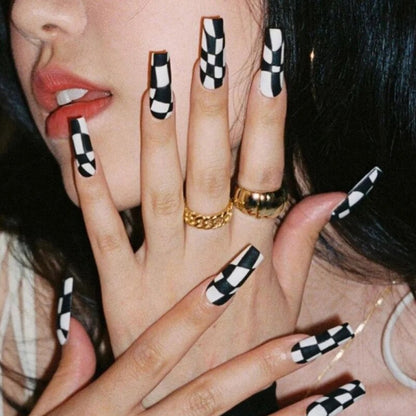 24Pcs Fashion Wearable Nail Art Butterfly Design Detachable Nude Color Coffin Fake Nails with Glue Full Cover Press on Nails