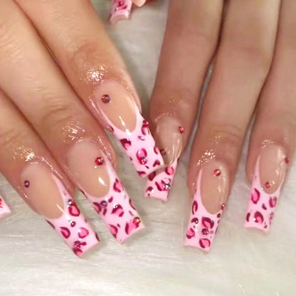 24Pcs Fashion Wearable Nail Art Butterfly Design Detachable Nude Color Coffin Fake Nails with Glue Full Cover Press on Nails