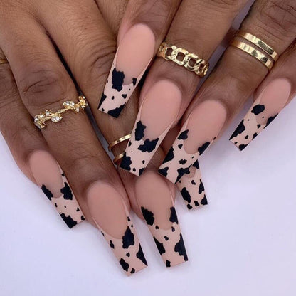 24Pcs Fashion Wearable Nail Art Butterfly Design Detachable Nude Color Coffin Fake Nails with Glue Full Cover Press on Nails