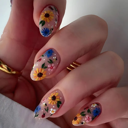 24Pcs Summer Wearable Press on Nails with Pink Heart-shape Pattern Design Short Almond Fake Nail Tip Cute Round Head False Nails