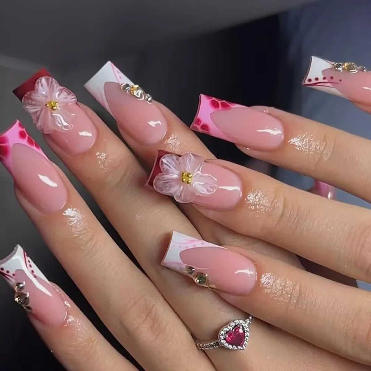 24Pcs Blue Smudge French False Nails Press on 3D Flower Starfish Shell Fake Nails Mid-length Square Wearable Full Cover Nail Tip