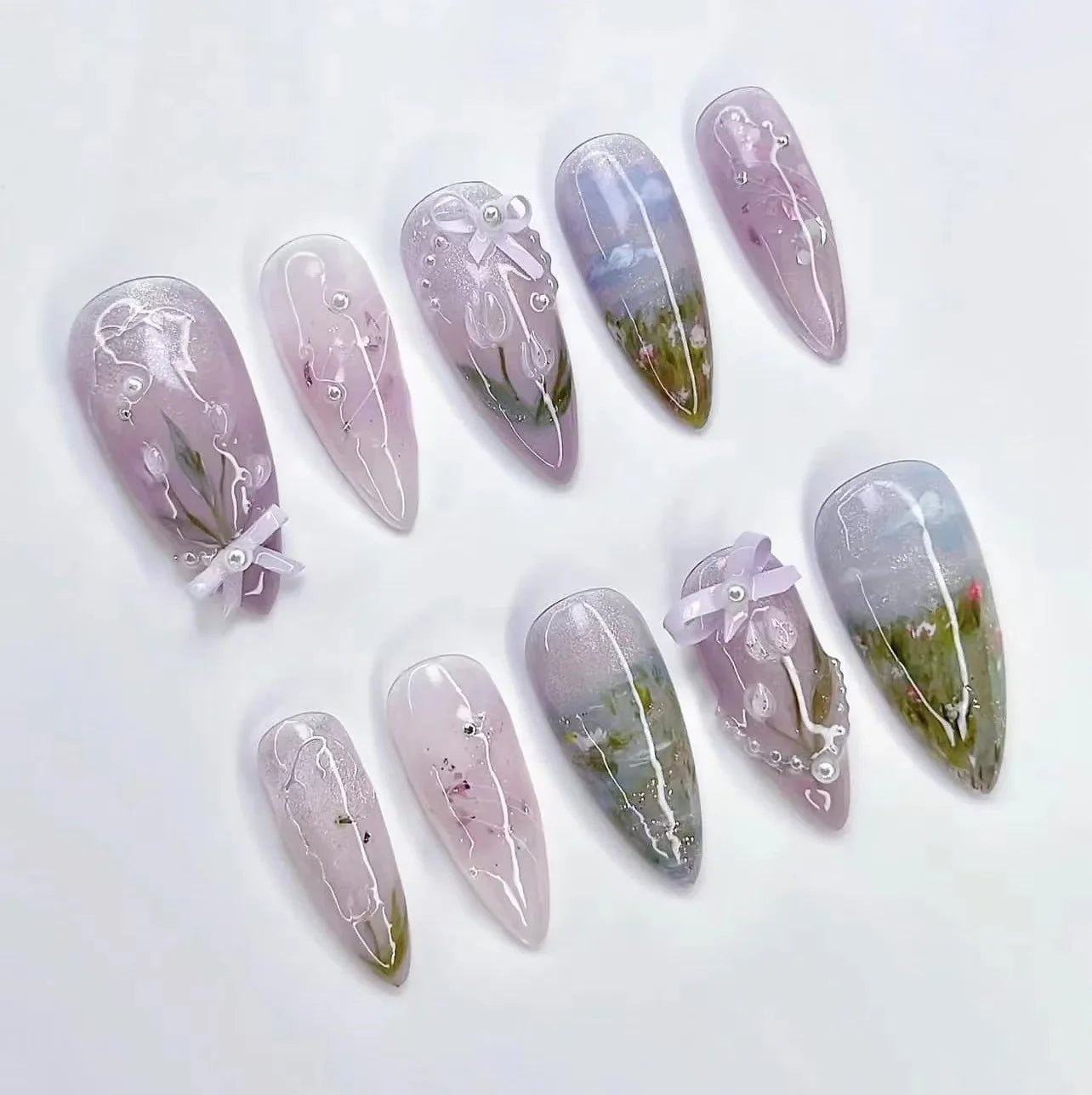 24Pcs Mid-length Almond False Nails Gold Irregular French Fake Nail Love Heart Starburst Rhinestone Reusable Press on Nails Tips