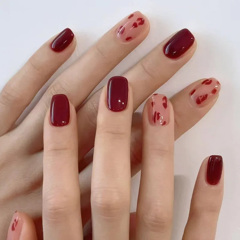 24Pcs Short Square Head Nails Set Press on 3D Gilding Red Heart Design Fake Nail Reusable Artificial Full Cover False Nails Tips