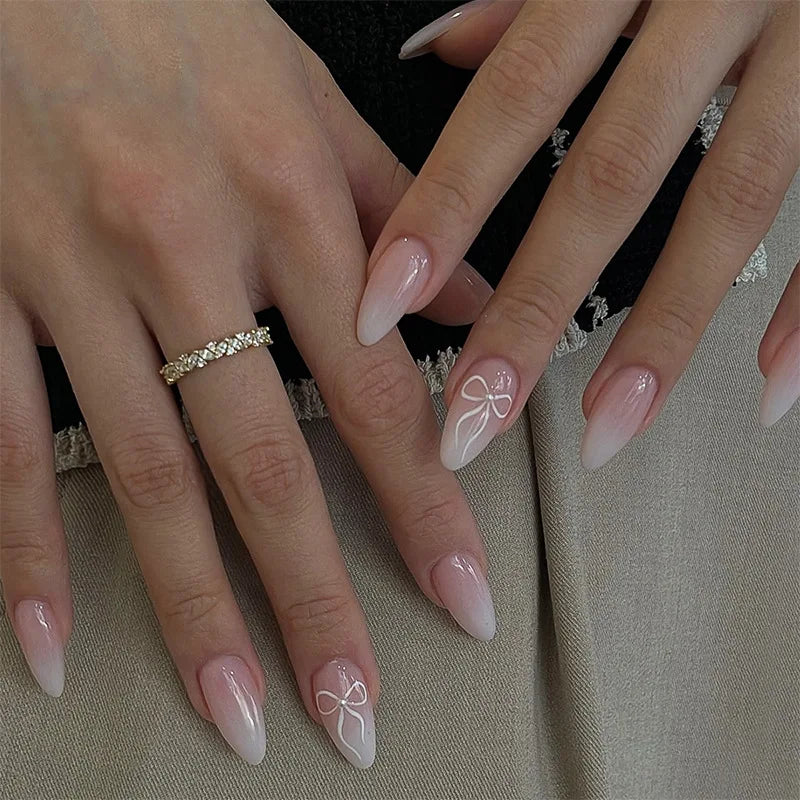 24Pcs Mid-length Almond Nails Set Press on With White Gradient Design Fake Nail Flower Pattern Reusable Finished False Nail Tip