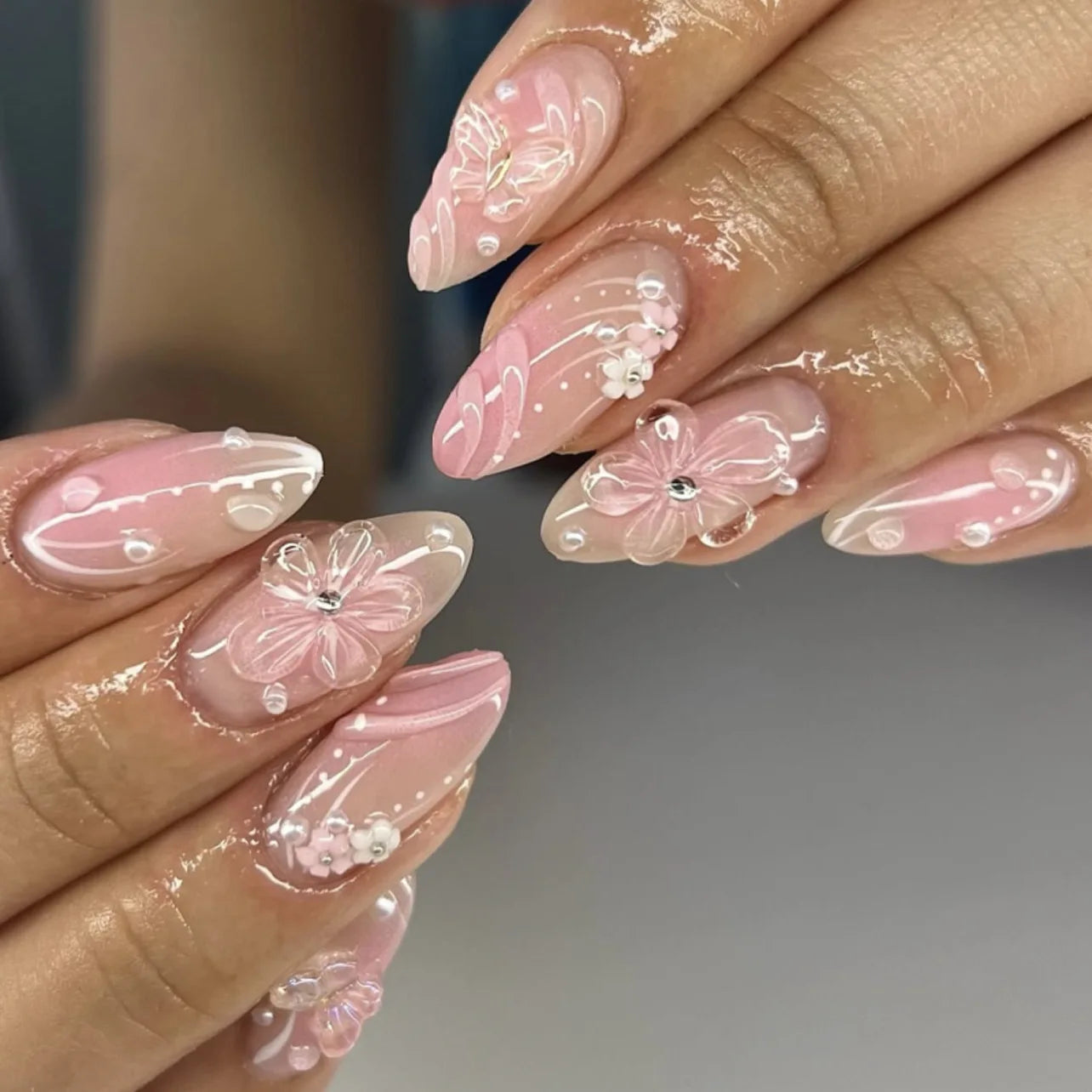 24pcs/set Medium fake nails for women girls 3D embossed flowers butterfly shell designs Summer almond tips press on false nail