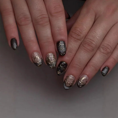 24Pcs Short Round Fake Nails Y2K Silver Irregular Line Design False Nails Press on Black French Detachable Full Cover Nails Tips