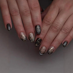 24Pcs Short Round Fake Nails Y2K Silver Irregular Line Design False Nails Press on Black French Detachable Full Cover Nails Tips