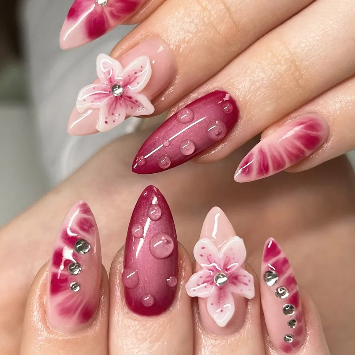 24Pcs Mid-length Blue Almond False Nails with 3D Shell Design Press on Nails Tips Butterfly Flower Pattern Datachable Fake Nail