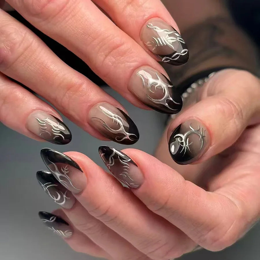 24Pcs Short Round Fake Nails Y2K Silver Irregular Line Design False Nails Press on Black French Detachable Full Cover Nails Tips