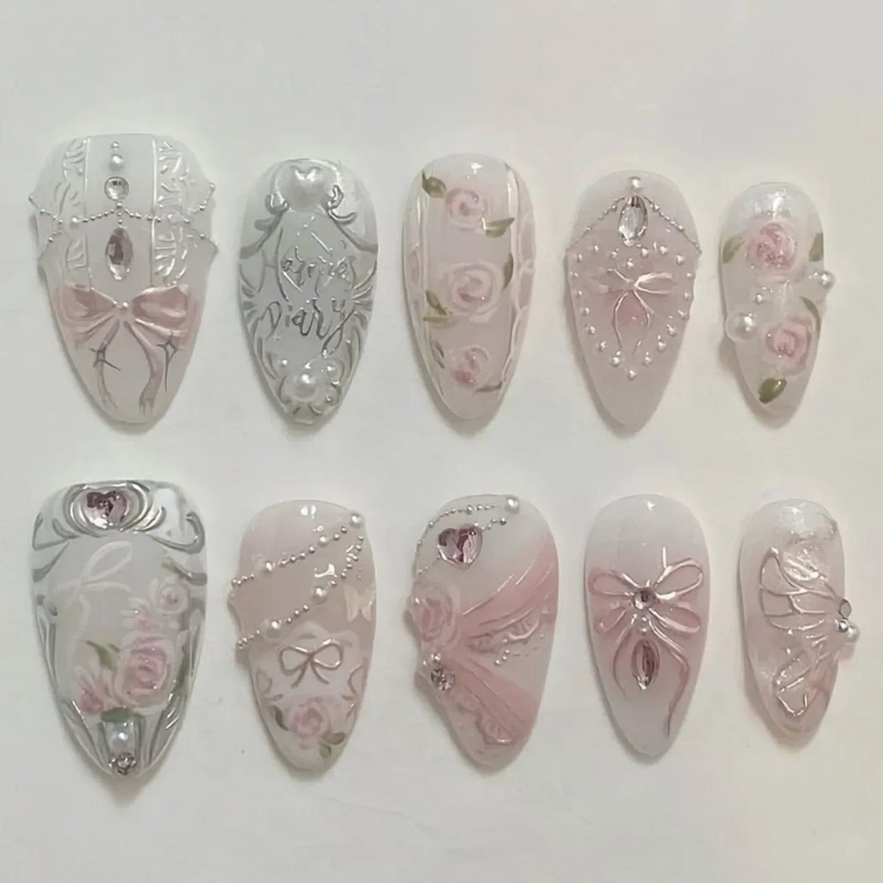 24Pcs Y2k French False Nails with Almond Head Design Silver Stripes Wearable Full Cover Press on Fake Nails Short Nail Art Tips