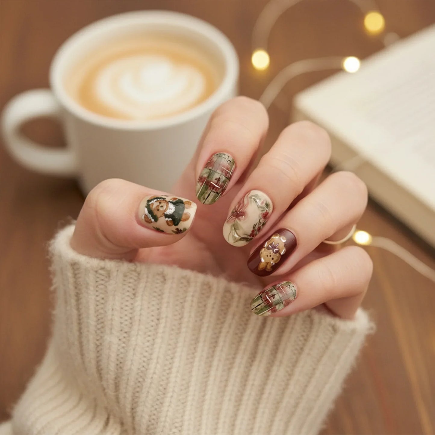Short Oval Shaped Fake Nails Cartoon Bear/Snowman/Xmas Tree Printed Autumn Press On Nails Christmas Party False Nails 24Pcs